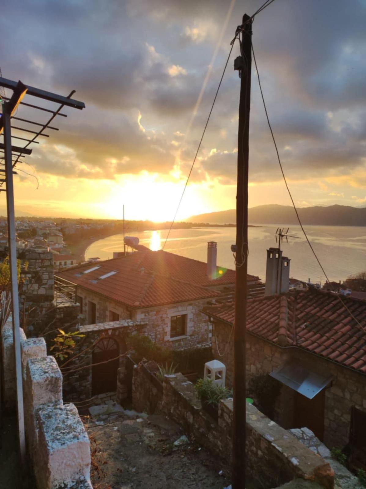 Stone Clock'S House Apartment Nafpaktos Ngoại thất bức ảnh
